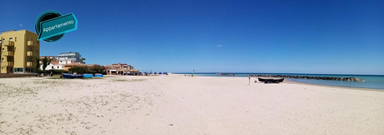 Appartamento Sulla Spiaggia セニガッリア エクステリア 写真