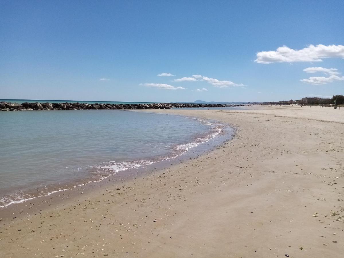 Appartamento Sulla Spiaggia セニガッリア エクステリア 写真